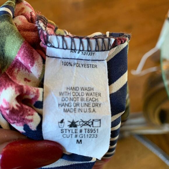 Charlotte Russe Cropped‎ Top Strips and Floral Print - Picture 14 of 15